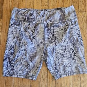 Women's Bebe Sport Athletic Shorts Snake Pattern 3x